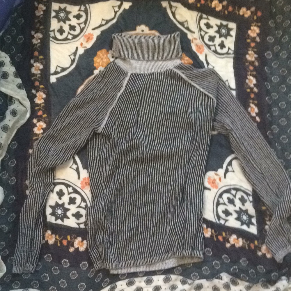 Keyhole back turtleneck sweater